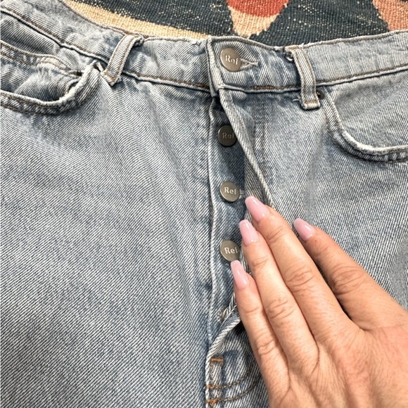 Reformation Cynthia Crop High Rise Light Wash Relaxed Jean Distressed - Picture 12 of 14